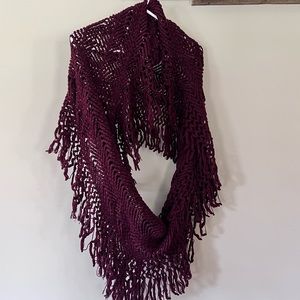 Veond maroon wrap knit scarf